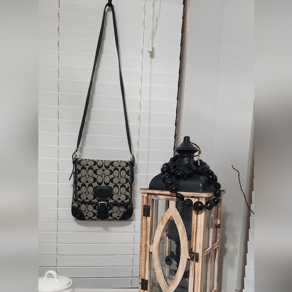 Coach Handbags - Coach Vintage crossbody 2003